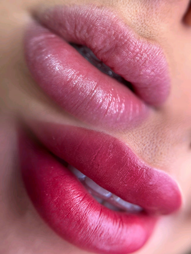 LIP BLUSH TRAINING